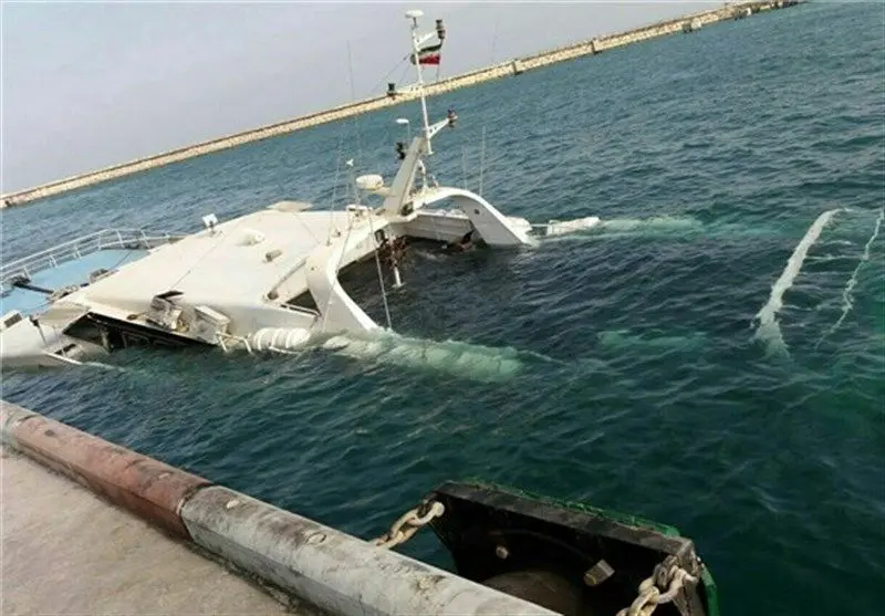 شناور مسافری غیرمجاز در مسیر قشم غرق شد 