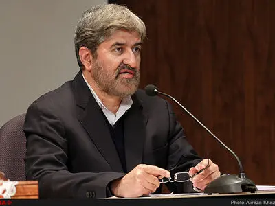 بعد از سال ۸۸ گروهی خود را صاحب اصلی انقلاب معرفی می‌کند/ انقلاب دچار رخنه فرصت‌طلبان شده است