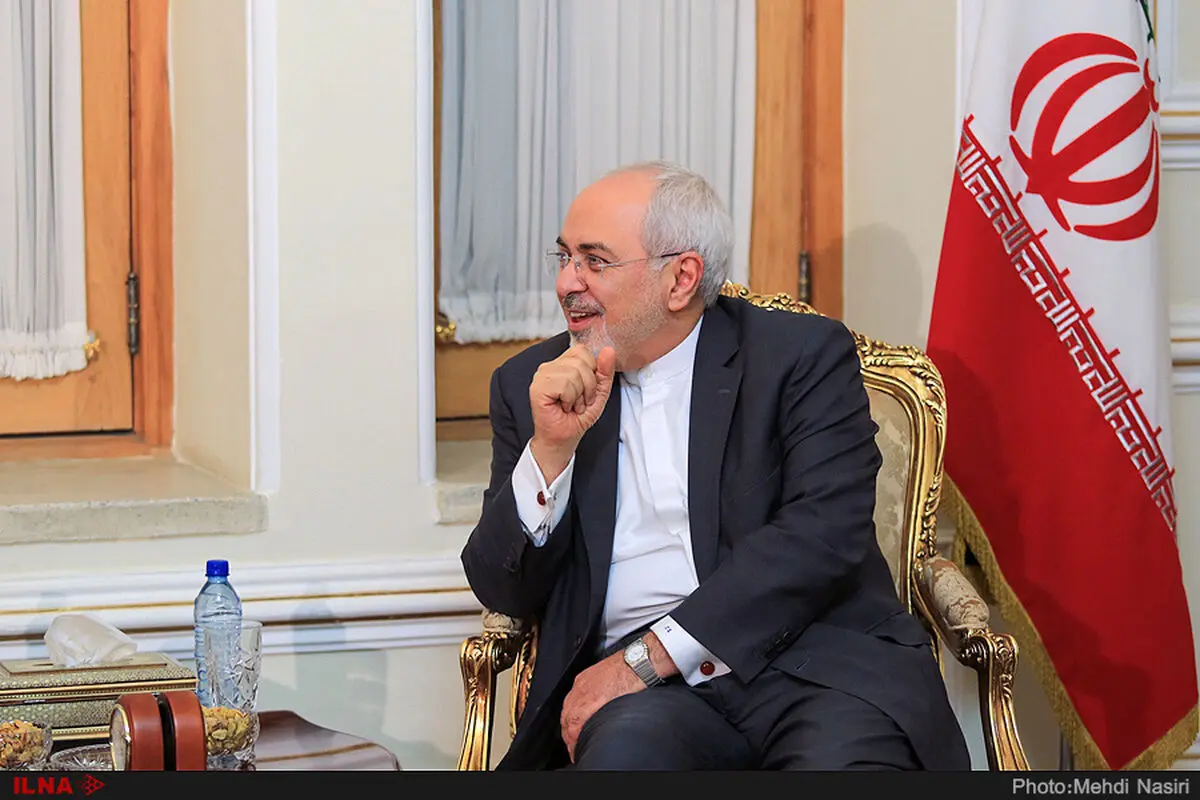 سعودی‌ها قبل از بیان عبارت‌های مسخره، فکر کنند/ انقلاب ایران الزاما یک قیام مذهبی نبود