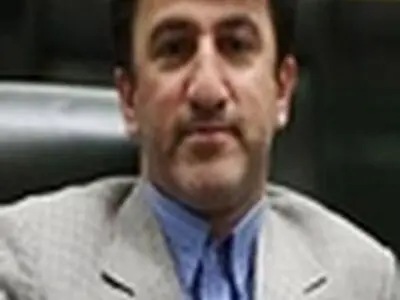 نظری مهر: نیروی انتظامی و فدراسیون فوتبال باید پاسخگو باشند / قانون باید یکسان اجرا شود