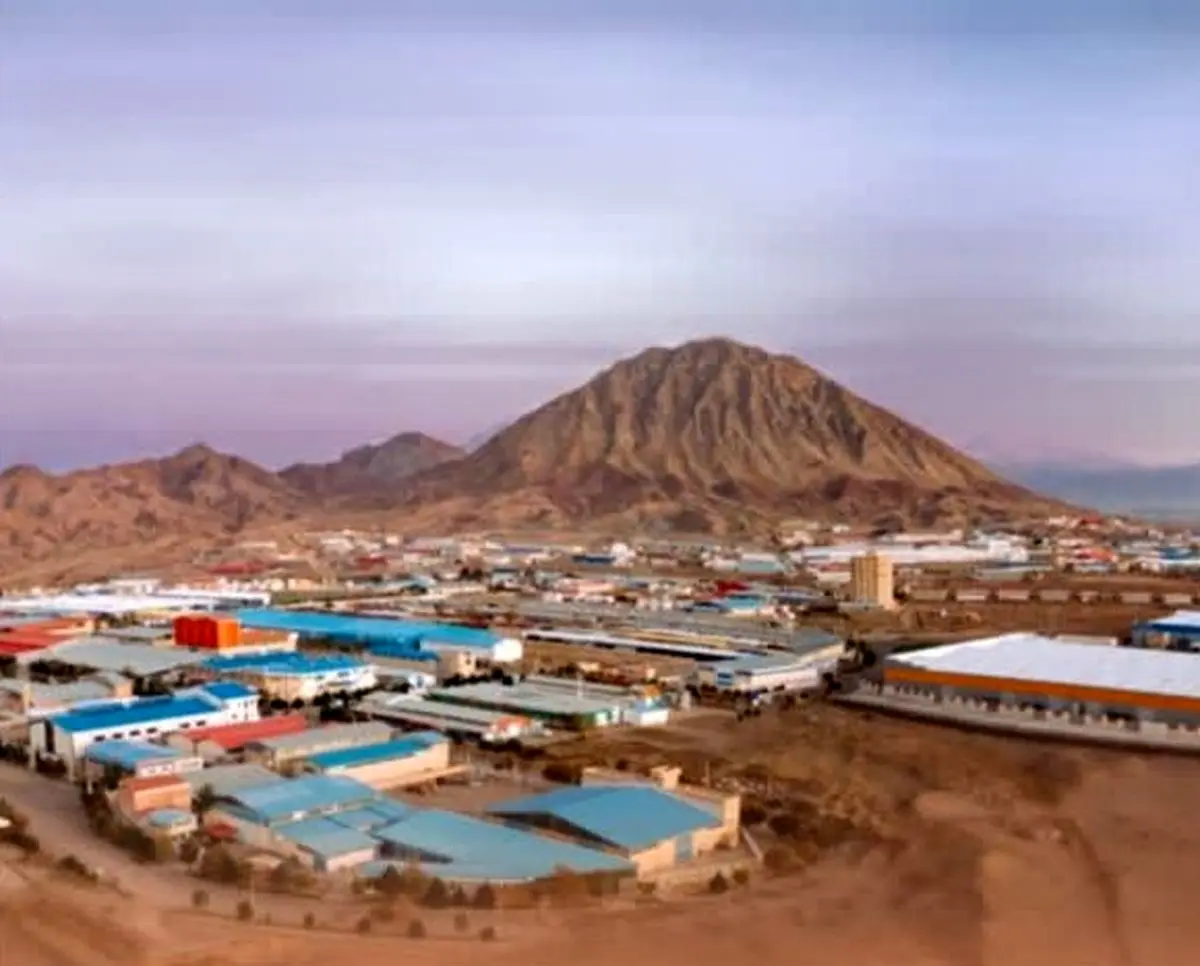 برگزاری هفتگی میز خدمت سرمایه‌گذاری در منطقه آزاد ارس برای رفع موانع سرمایه‌گذاران