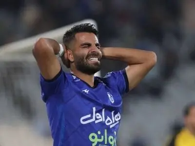 مدافع استقلال بازی با ذوب‌آهن را از دست داد