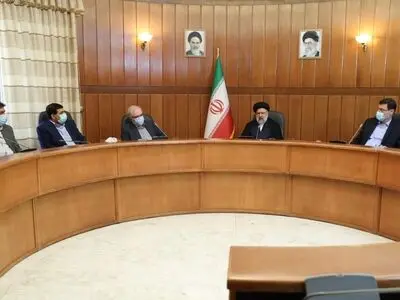 مبارزه با بیماری کرونا باید بدون معطلی و بی وقفه پیگیری شود/ مصونیت مردم قبل از ورود به فصل پاییز و زمستان اهمیت ویژه ای دارد