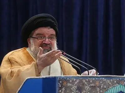 خطیب جمعة طهران: امیرکا واوروبا وجهان لعملة واحدة 