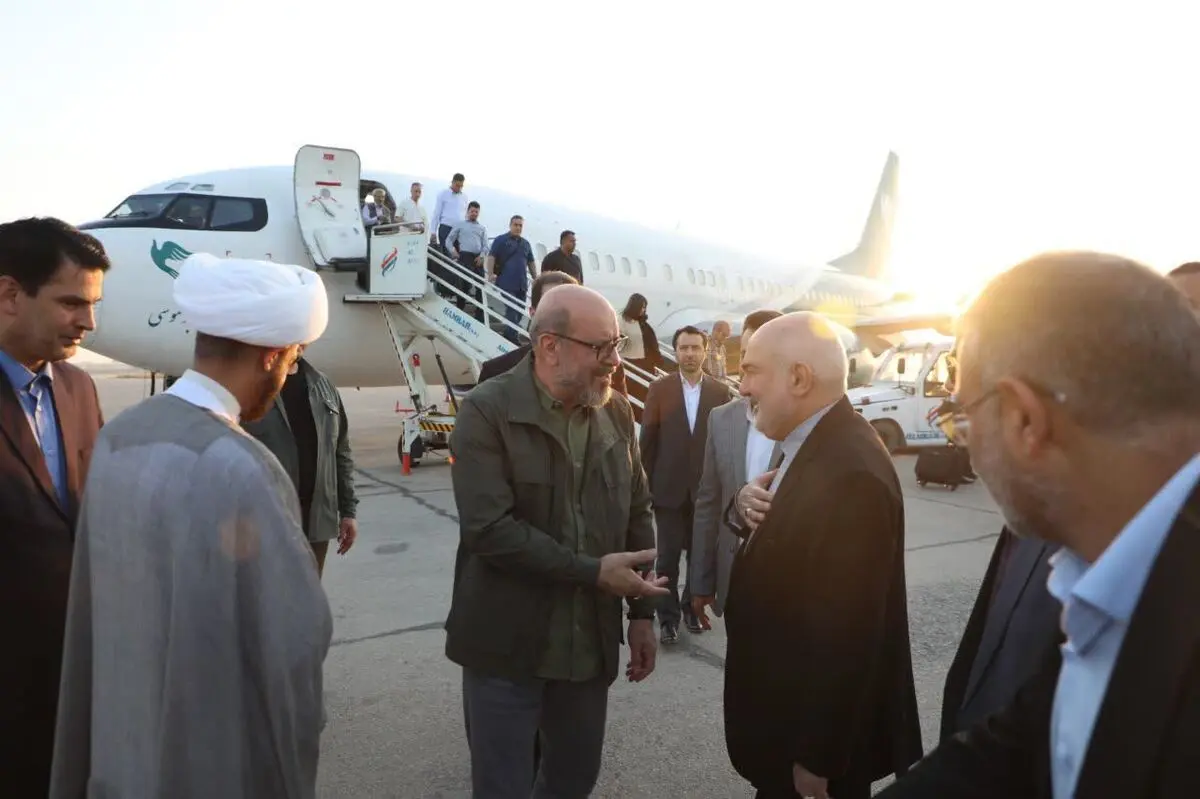 رئیس بنیاد مستضعفان با استقبال استاندار وارد خوزستان شد