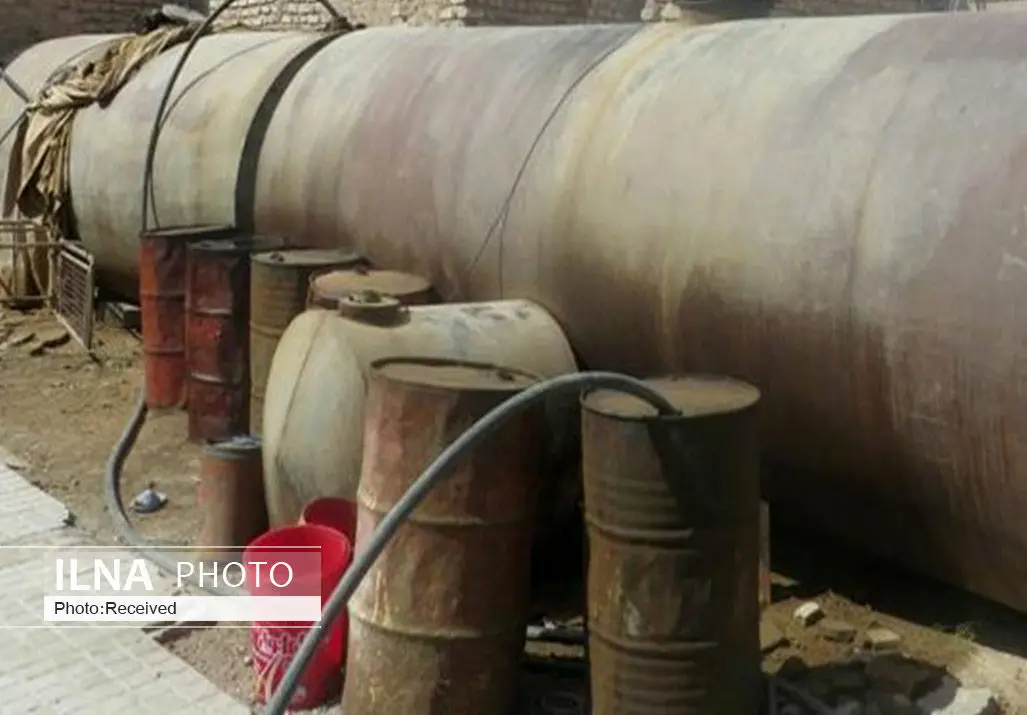۲ هزارو ۵۰۰ لیتر گازوییل قاچاق در شهرستان بوئین‌زهرا کشف شد