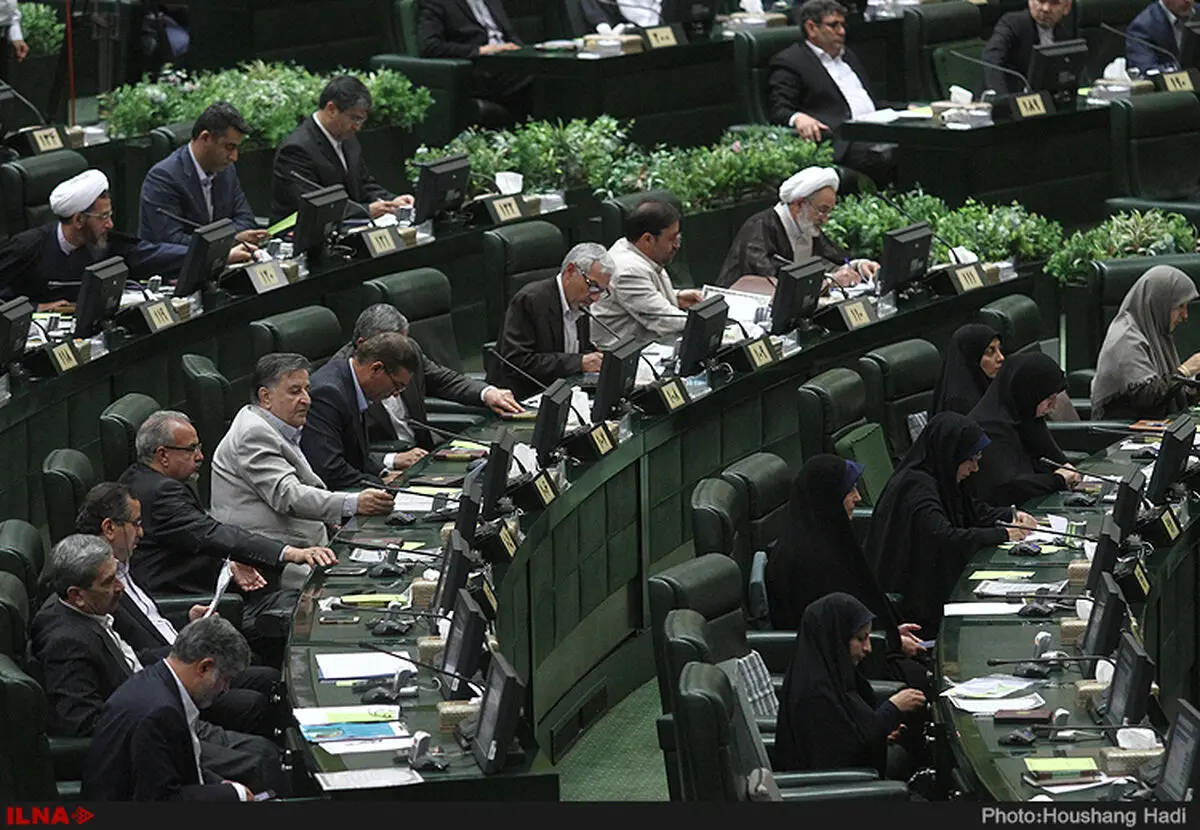 جلسه کمیسیون شوراها با شهردار تهران و جمع‌بندی نهایی درباره تفحص از صندوق ذخیره فرهنگیان