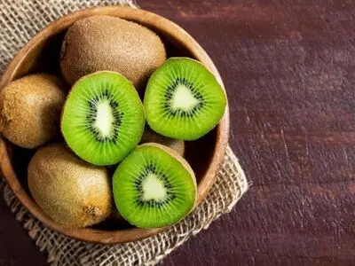 فواید بی‌نظیر کیوی برای جلوگیری از فشار خون و بی‌خوابی