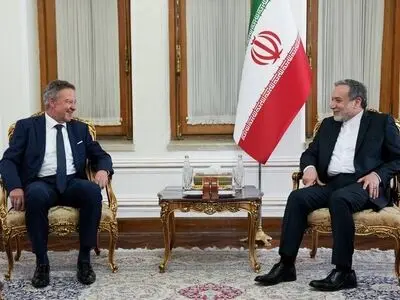 سفیر آلمان در پایان مأموریت دیپلماتیک خود با عراقچی دیدار کرد