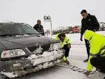 اختلال تردد بدلیل برف و کولاک در محورهای مواصلاتی تکاب
