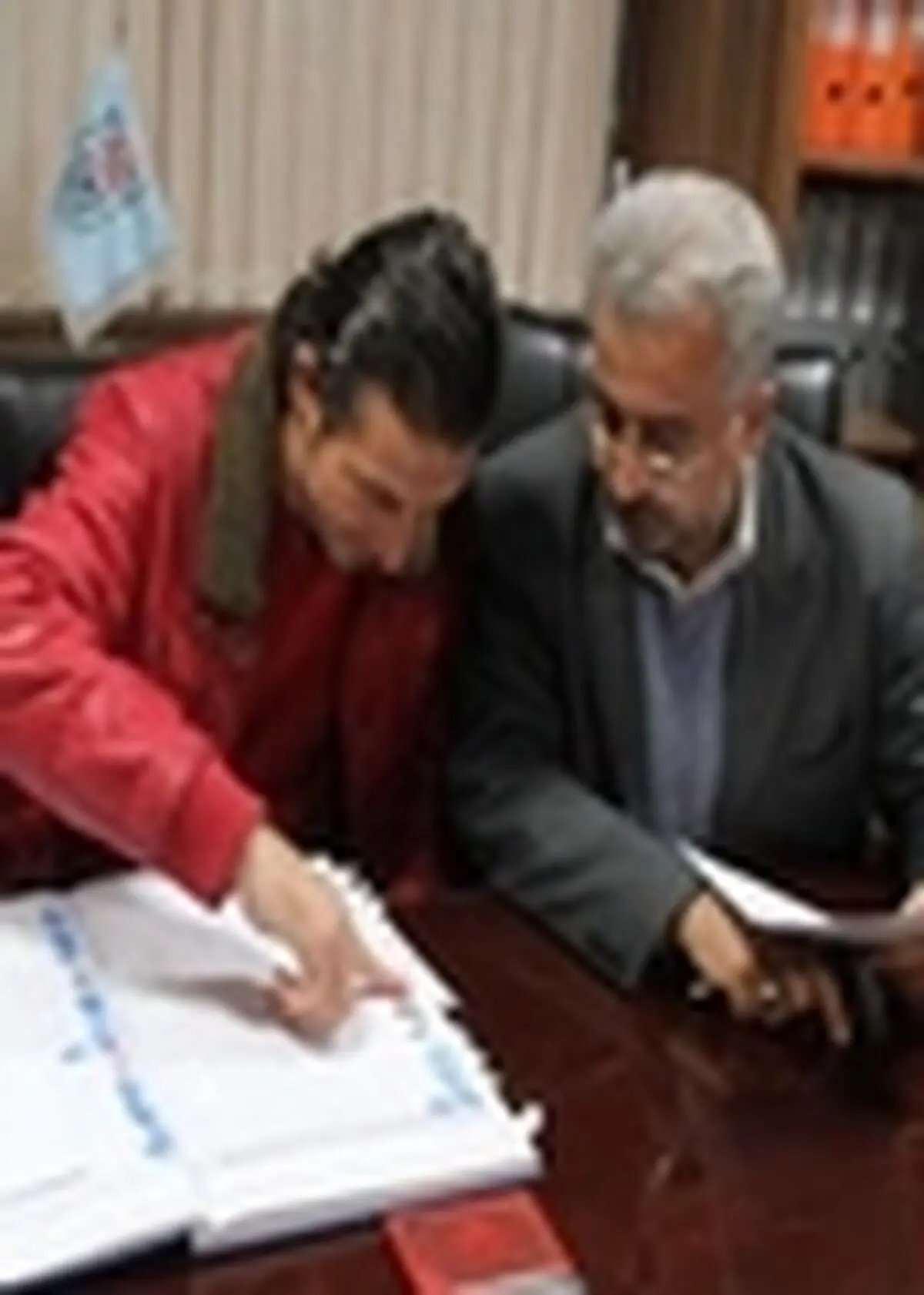 قرارداد تیموریان با تراکتورسازی در هیات فوتبال تبریز ثبت شد