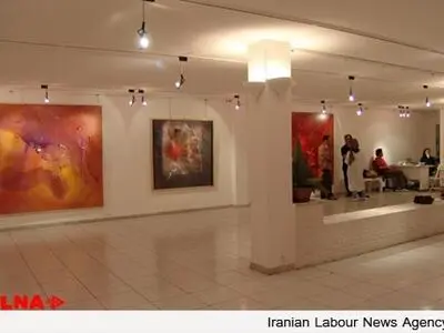 نمایش نقاشی­‌های الهه حیدری در گالری اثر 