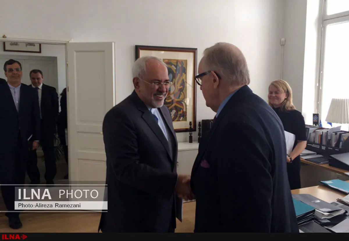 ظریف با رئیس جمهور سابق فنلاند دیدار کرد