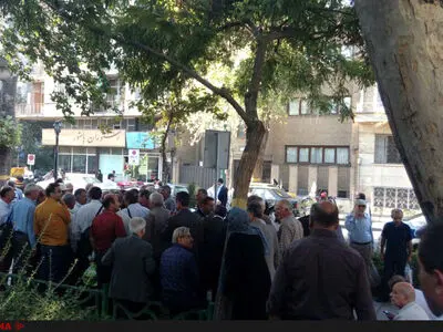 حضور کارگران بازنشسته صنعت فولاد کشور مقابل نهاد ریاست جمهوری