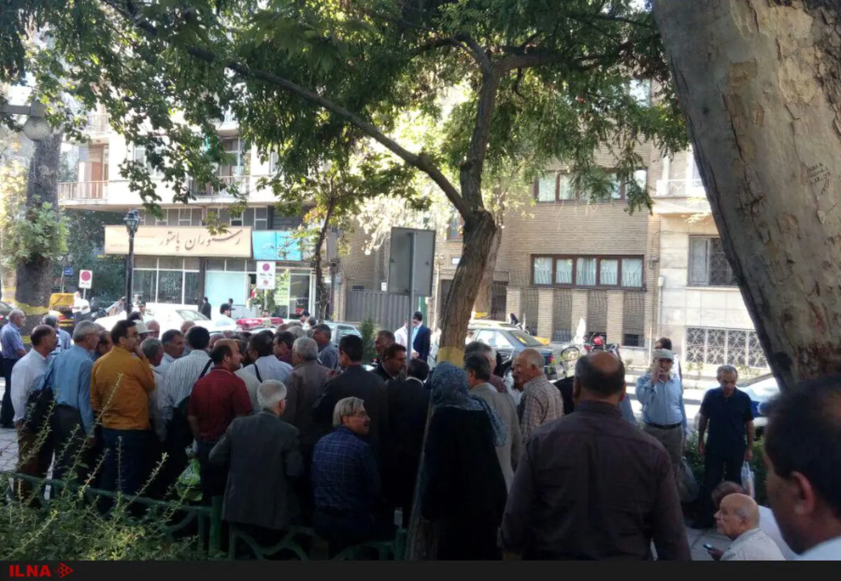 حضور کارگران بازنشسته صنعت فولاد کشور مقابل نهاد ریاست جمهوری