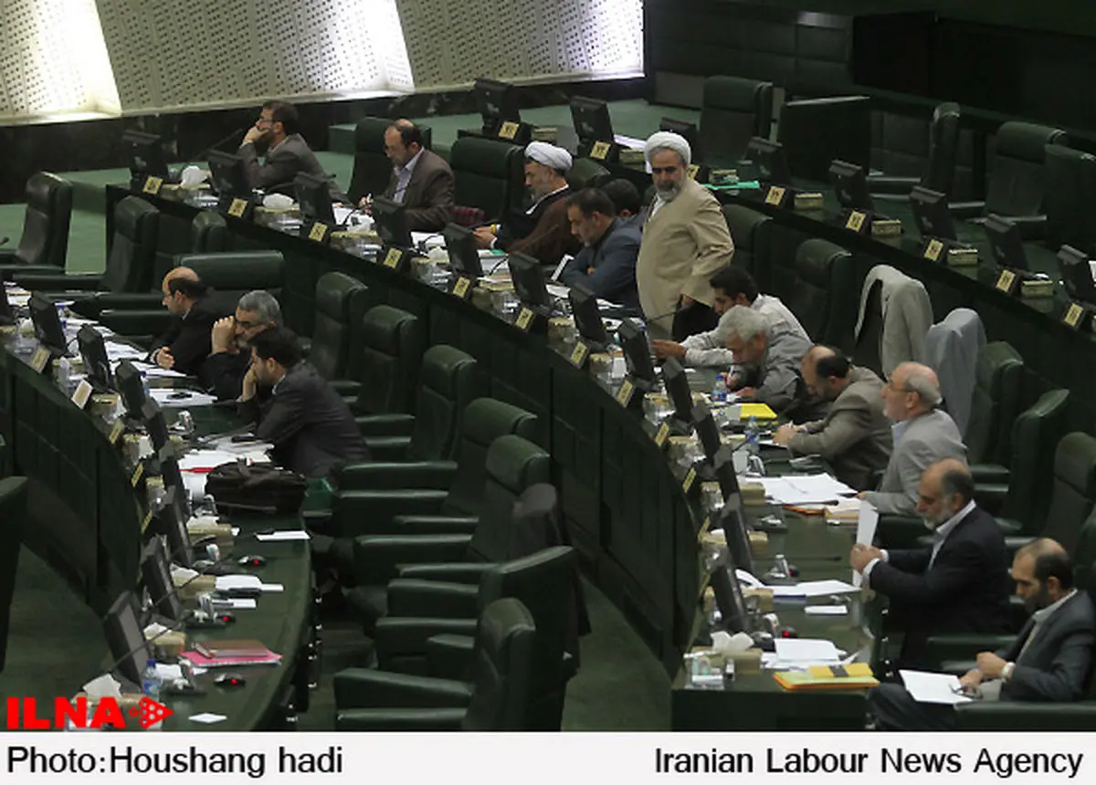 دولت مکلف به پرداخت سهم صندوق توسعه ملی از صادرات فرآوردههای نفتی شد