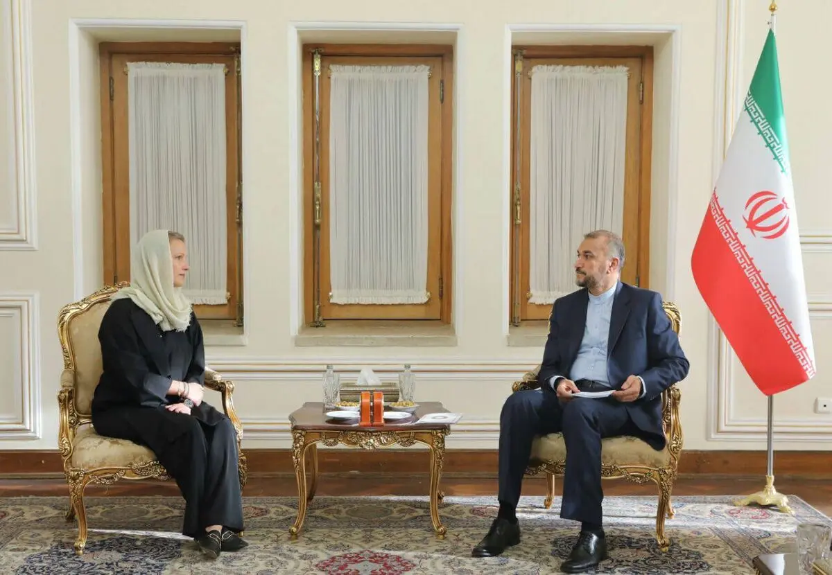 تقدیم رونوشت استوارنامه‌های سفرای جدید سوئیس و لیتوانی به امیرعبداللهیان