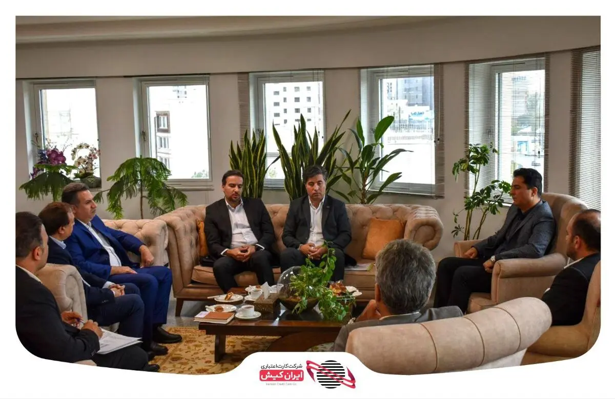 نشست مشترک مدیرعامل ایران‌کیش با سرپرستی بانک تجارت استان اردبیل
