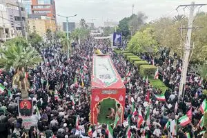 پیکیر شهید تنگسیری در بندرعباس بدرقه شد