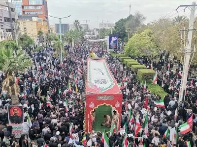 پیکیر شهید تنگسیری در بندرعباس بدرقه شد