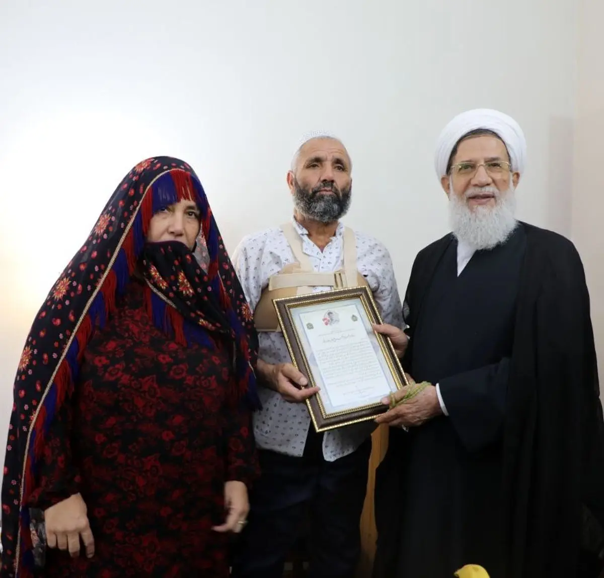 رئیس سازمان عقیدتی سیاسی ارتش با خانواده سرباز شهید ربانی دیدار کرد