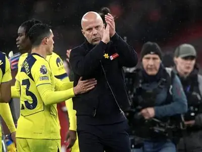 این جمعیت حق دارند ما را هو کنند