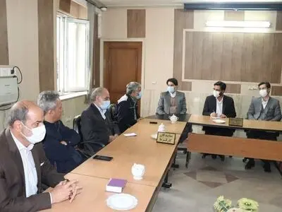مطالبه‌گری کارگران نباید منجر به اخراج آنان شود/ محدود شدن فعالیت شوراهای اسلامی کار کارخانجات در ساوه