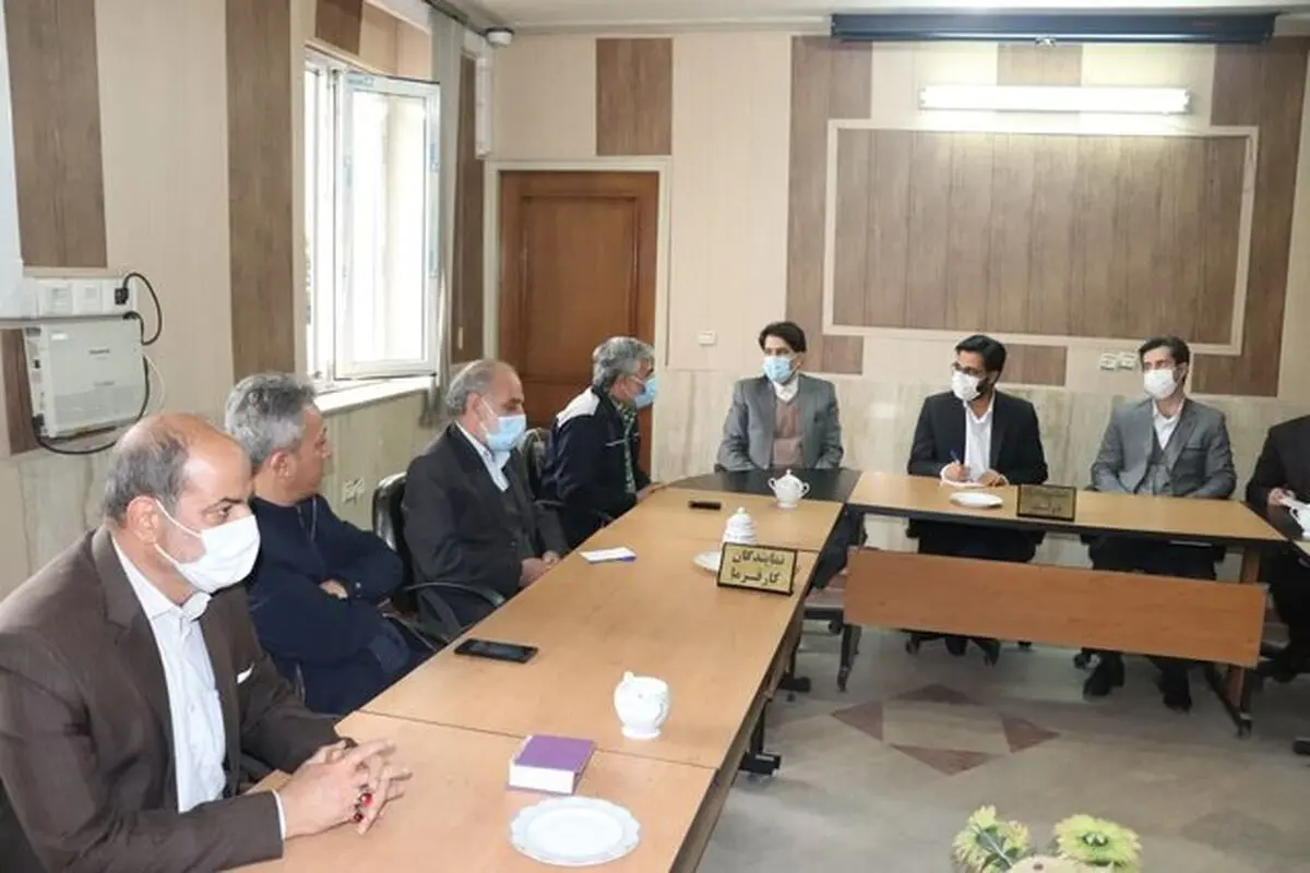 مطالبه‌گری کارگران نباید منجر به اخراج آنان شود/ محدود شدن فعالیت شوراهای اسلامی کار کارخانجات در ساوه