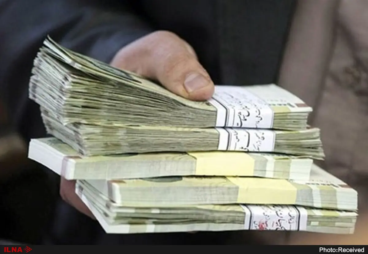 نگرانی کارمندان و بازنشستگان از سرنوشت افزایش حقوق/ یک نماینده مجلس: افزایش ۴۰۰ هزار تومانی لازم‌الاجراست