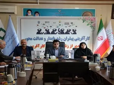 بانوان کارآفرین می توانند مسیر عدالت اقتصادی و اجتماعی را برای جامعه هموار کنند 