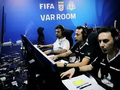 بررسی صحنه‌های مشکوک توسط VAR، روی آنتن زنده نمایش داده می‌شود