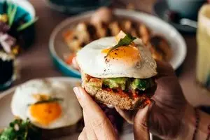صبحانه مناسب هر مزاج چیست؟