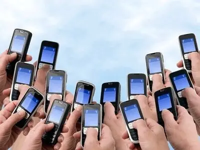 شبکه ارتباطی در روستاهای زلزله‌زده مشکلی ندارد/ استفاده از حداکثر ظرفیت در سیستم های ارتباطی