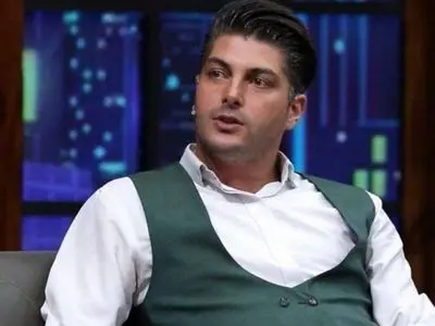 گازگرفتگی مجری تلویزیون در حین تولید مستند