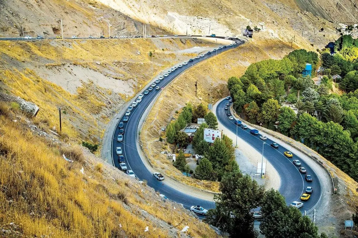 محدودیت ترافیکی در محورهای مواصلاتی شمال کشور/ جاده چالوس باز هم یکطرفه شد