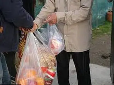 توزیع 50 میلیون تومان اقلام بهداشتی و خوراکی بین خانواده های نیازمند دامغانی 