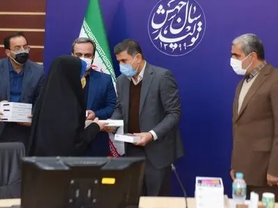 بسیج عمومی تامین تلفن همراه هوشمند برای دانش آموزان بی بضاعت البرزی/سرانه های آموزشی البرز از رشد سریع جمعیت دانش آموزی جا مانده است