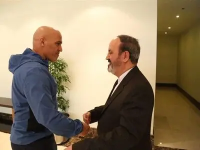زمانی مامور یافتن قریب شد