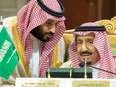 الغاردیان: تزاید القلق من خلاف بین الملک سلمان وولی العهد