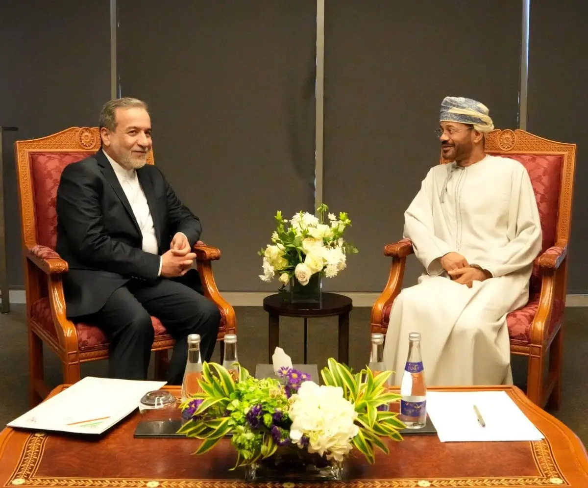 عُمان تؤكد دعمها لاستمرار المفاوضات الإيرانية الأمريكية بمسقط