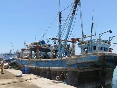 توقیف شناور ترال پاکستانی در چابهار