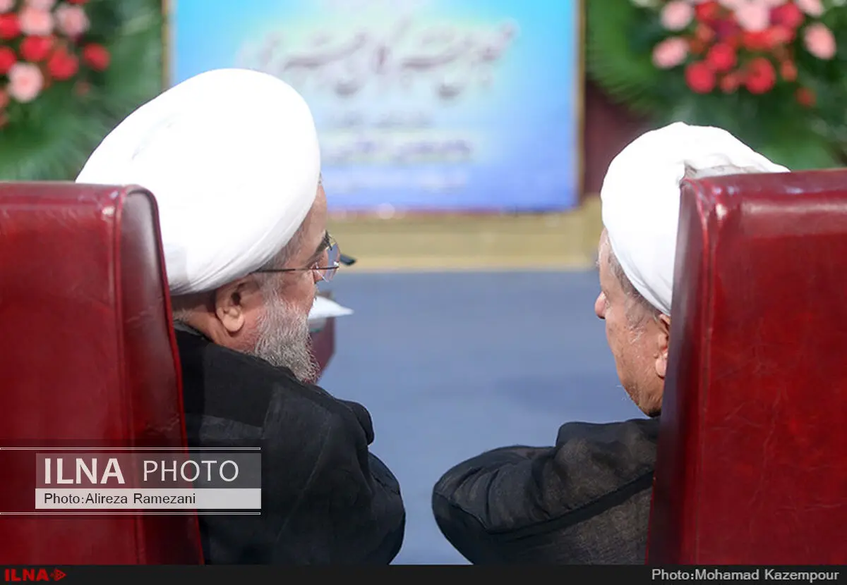 آیت‌الله هاشمی و حسن روحانی همچنان اول و دوم
