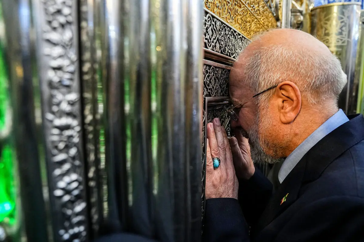 تشرف رئیس مجلس و هیأت پارلمانی ایران به زیارت حرم حضرت عباس (ع)