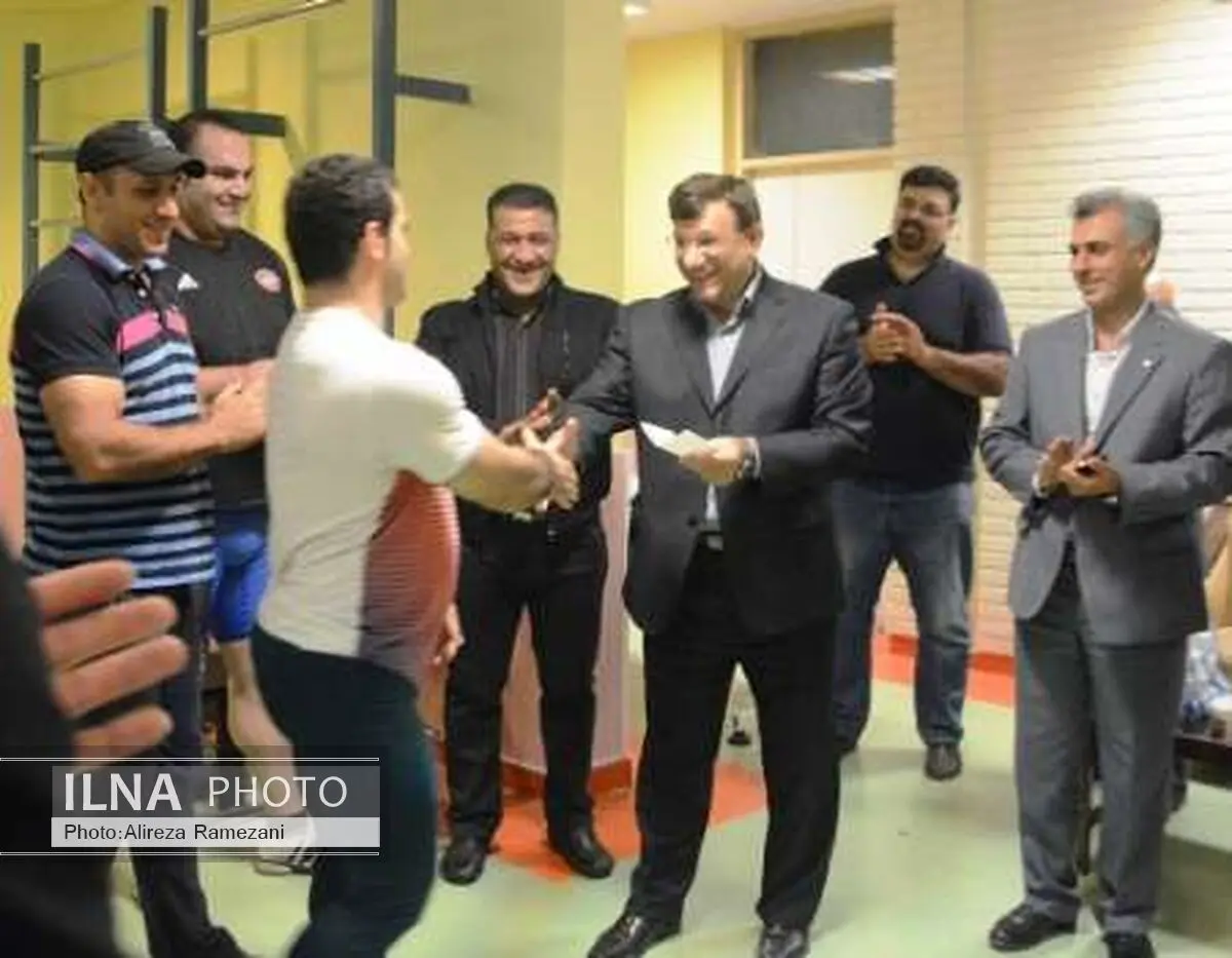 ملی‌پوشان وزنه‌برداری پاداش گرفتند/شارژ روحی پولادمردان در آستانه مسابقات جهانی