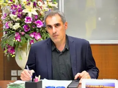 طاهری: آینده‌سازان در حال انحلال بود و قصد کمک داشتیم/ نمی‌توانیم شریفی را به تراکتورسازی بدهیم