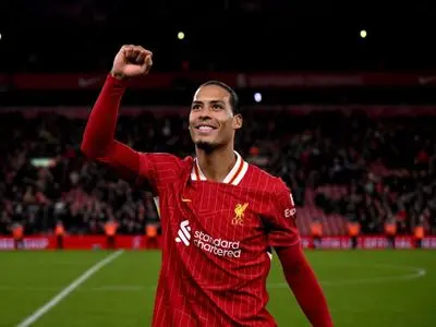 ویدئو: وقتی فن‌دایک فوتبال را با بسکتبال اشتباه می گیرد