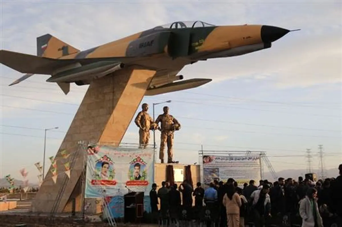 آئین رونمایی از یادمان «فرزانگان آسمان»