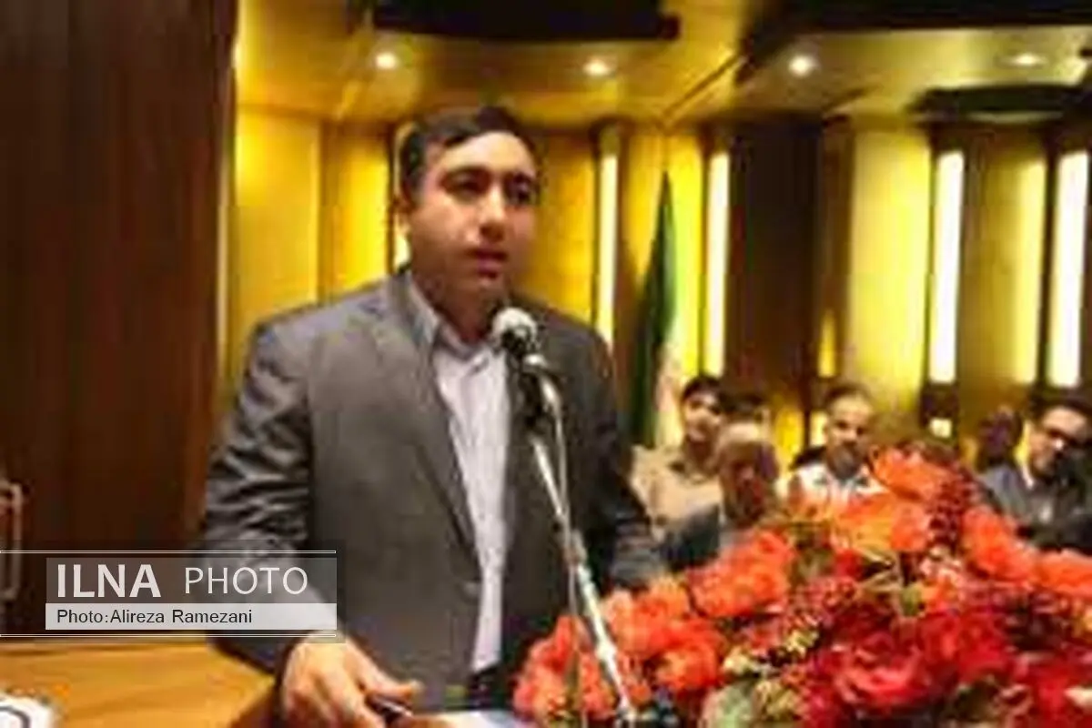 سالانه به 8 میلیارد دلار سرمایه گذاری در صنعت برق نیازمندیم
