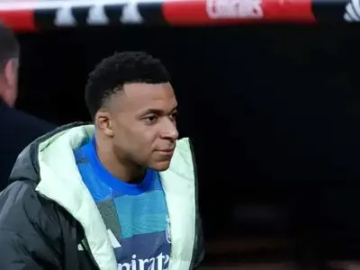 امباپه راهی فرانسه شد