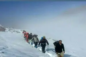 نجات ۲ کوهنورد گرفتار شده در بهمن کوهستان اشنویه